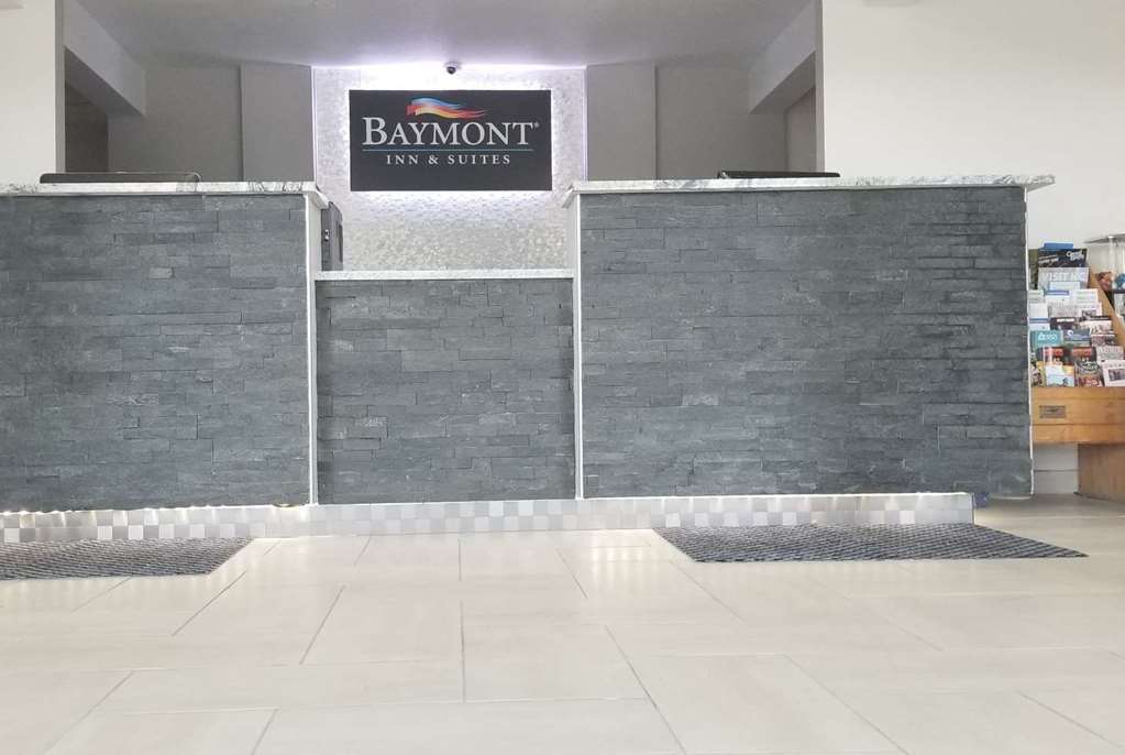 Baymont By Wyndham Des Moines North Hotel Interior foto